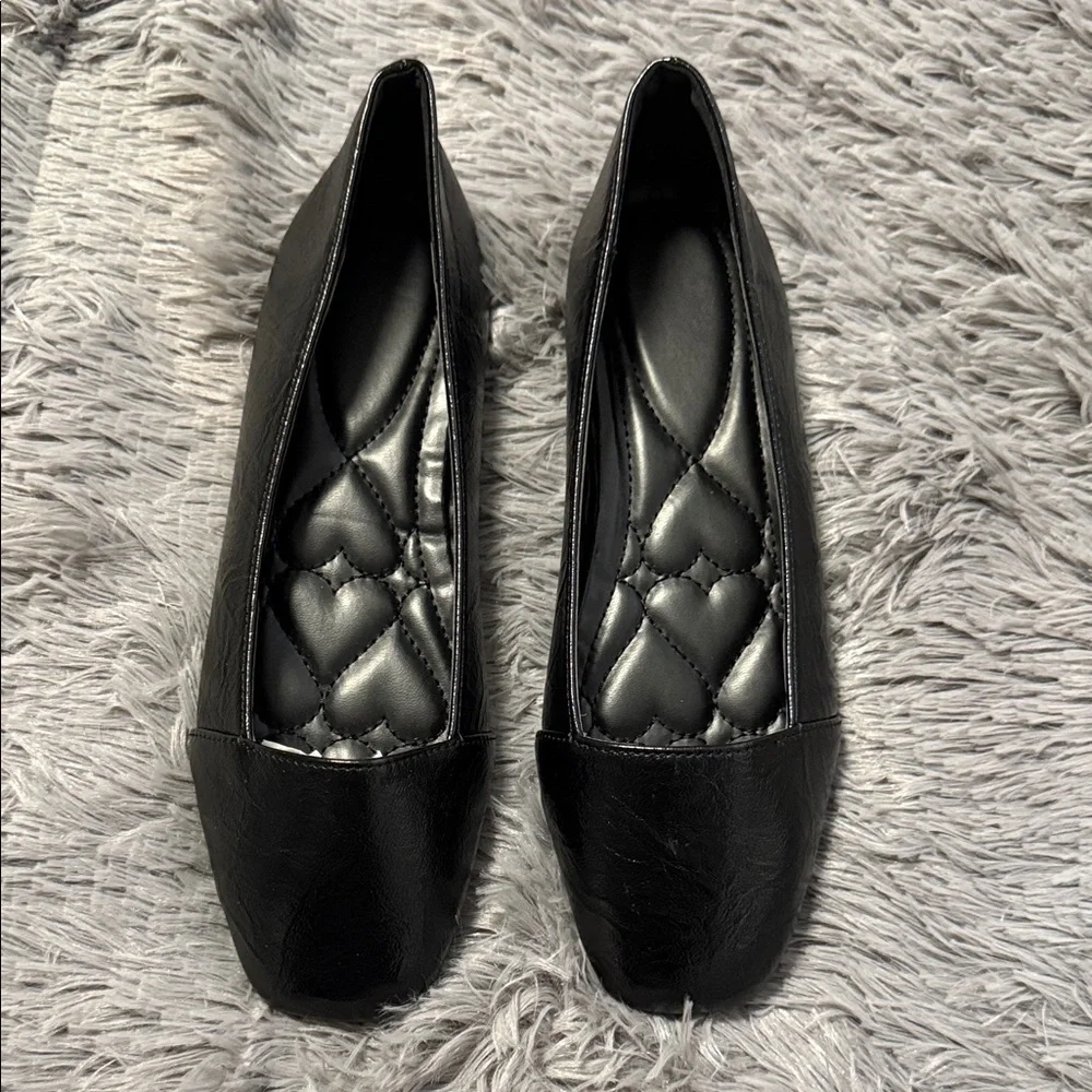 Black Women's Flats - Picture 2 of 4